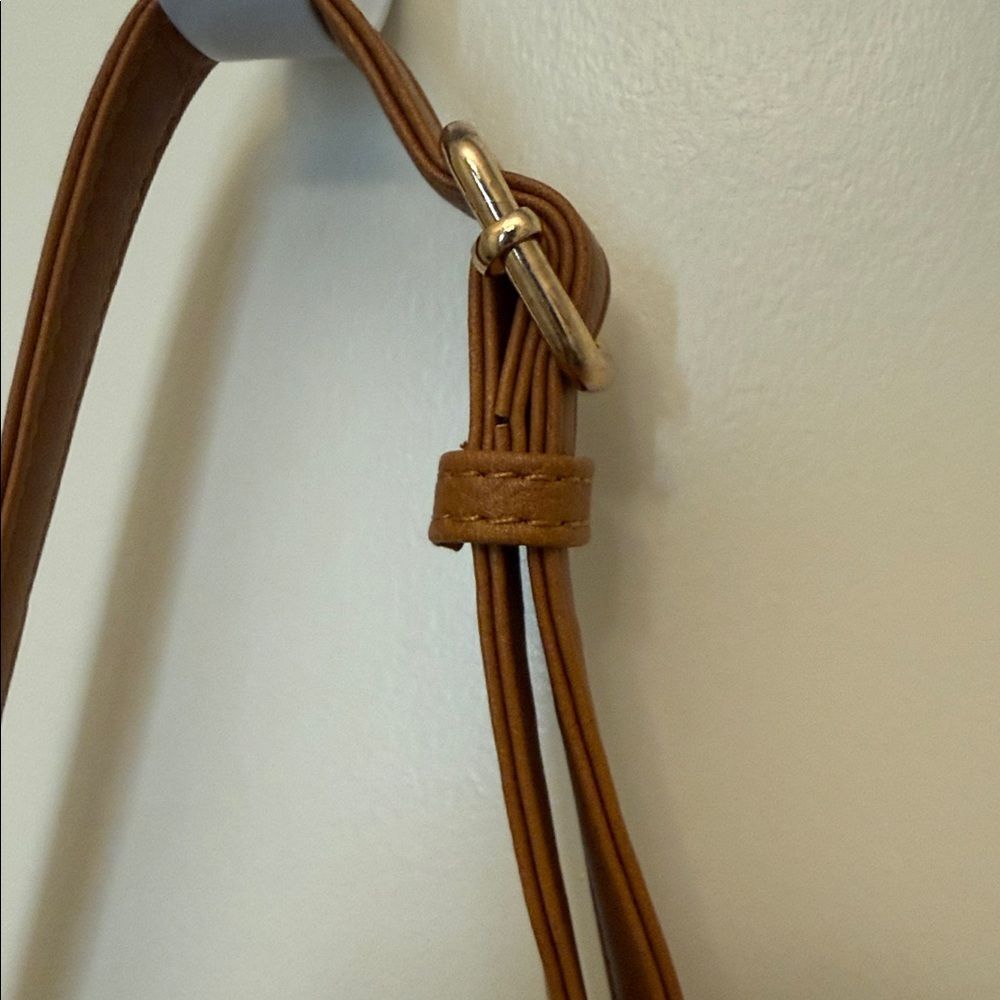 Alyssa Crossbody Bag - Picture 5 of 6